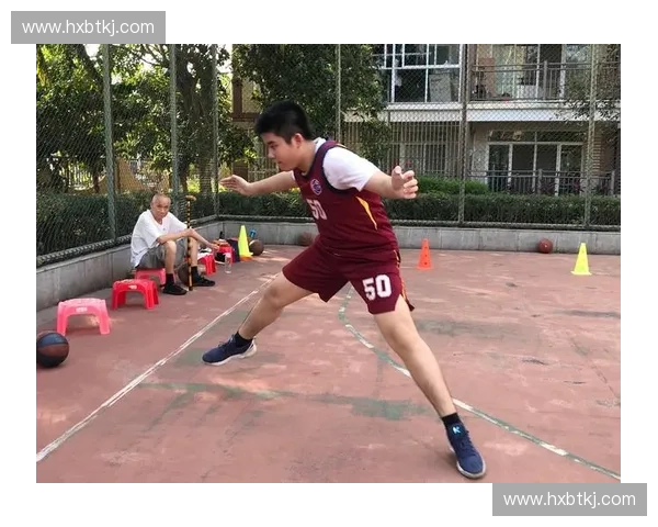 以滑步防守为核心的篮球防守技术体系与实战应用解析训练路径