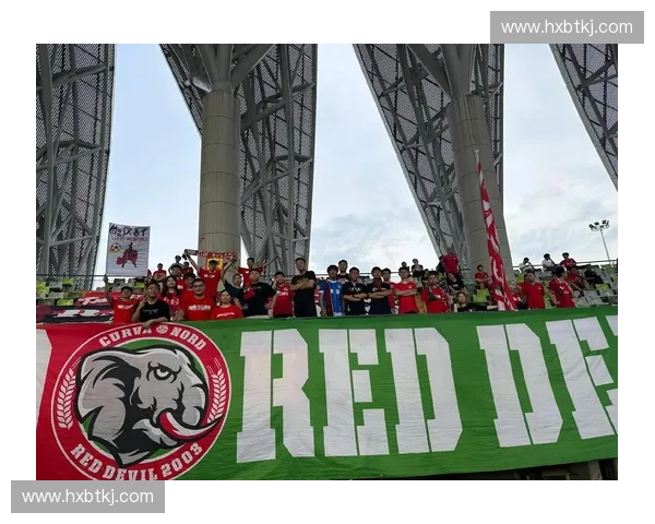 看台之上与城市之间球迷文化点燃足球热血与归属的时代记忆与共鸣 看台之上与城市之间球迷文化点燃足球热血与归属的时代记忆与共鸣